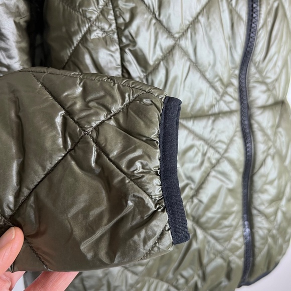 Abercrombie & Fitch Bomber-style Primaloft‎ Quilted Hooded Wind resistant Jacket - Picture 2 of 16